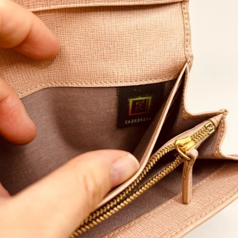 FENDI Pink Beige Leather Logo Plate Long Wallet – Great Preloved Condition - Picture 7 of 12